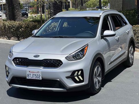 Used 2020 Kia Niro LX FWD image 12