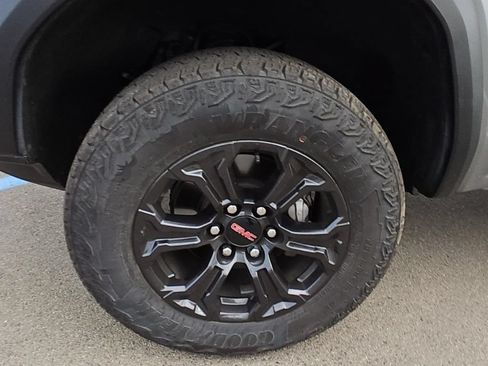 Used 2024 GMC Canyon Elevation RWD image 2