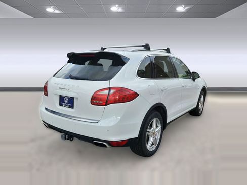 Used 2014 Porsche Cayenne S image 9