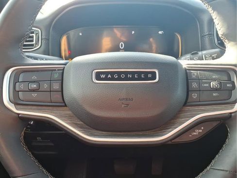 Used 2024 Jeep Wagoneer Series II w/ Flexible Seating Group AWD/4WD image 14