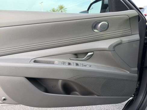 Certified 2024 Hyundai Elantra SEL w/ Convenience Package image 13