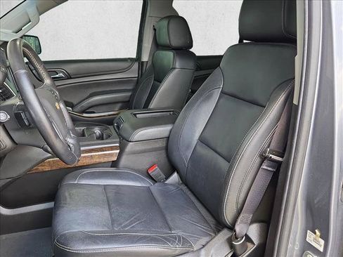 Used 2020 Chevrolet Suburban LT RWD image 17