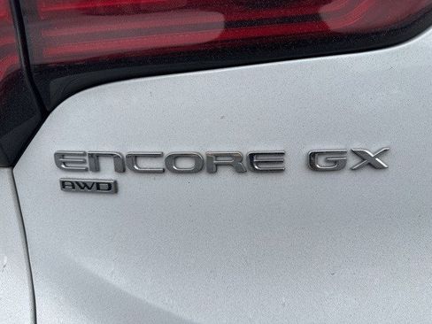 Used 2024 Buick Encore GX Sport Touring image 8