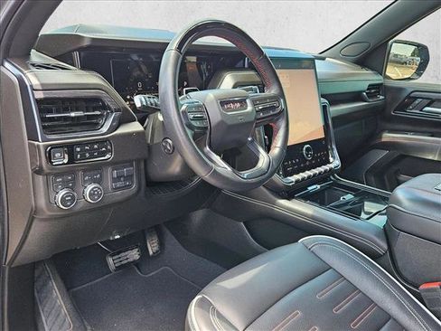 Used 2025 GMC Yukon XL AT4 Ultimate AWD/4WD image 9