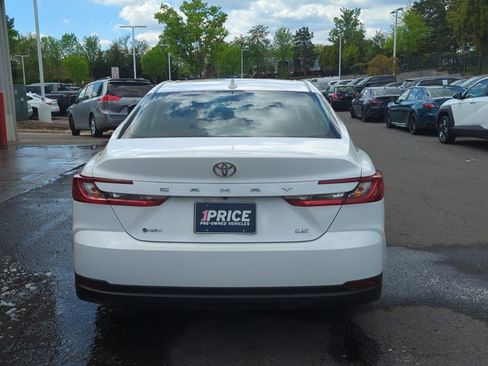 Used 2025 Toyota Camry LE image 6