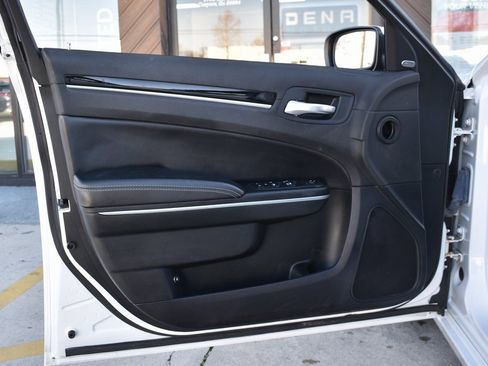 Used 2023 Chrysler 300 S image 12