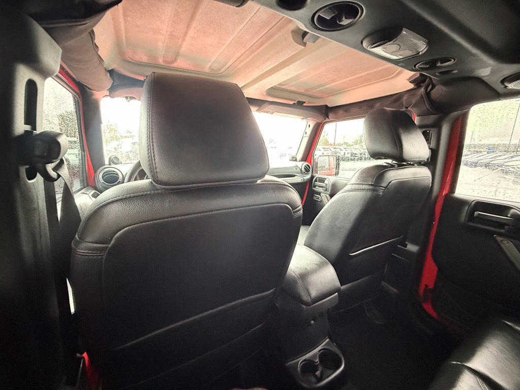 Used 2013 Jeep Wrangler Unlimited Sahara AWD/4WD image 27