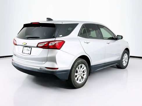 Used 2018 Chevrolet Equinox LS image 9