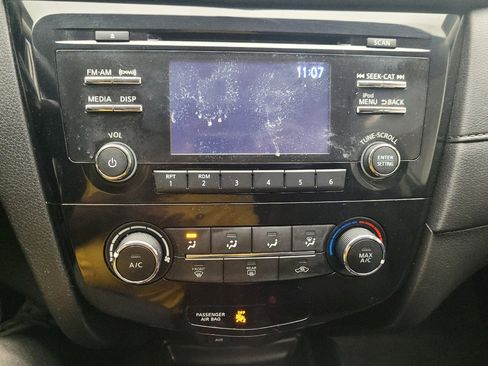 Used 2017 Nissan Rogue S w/ S Appearance Package image 25