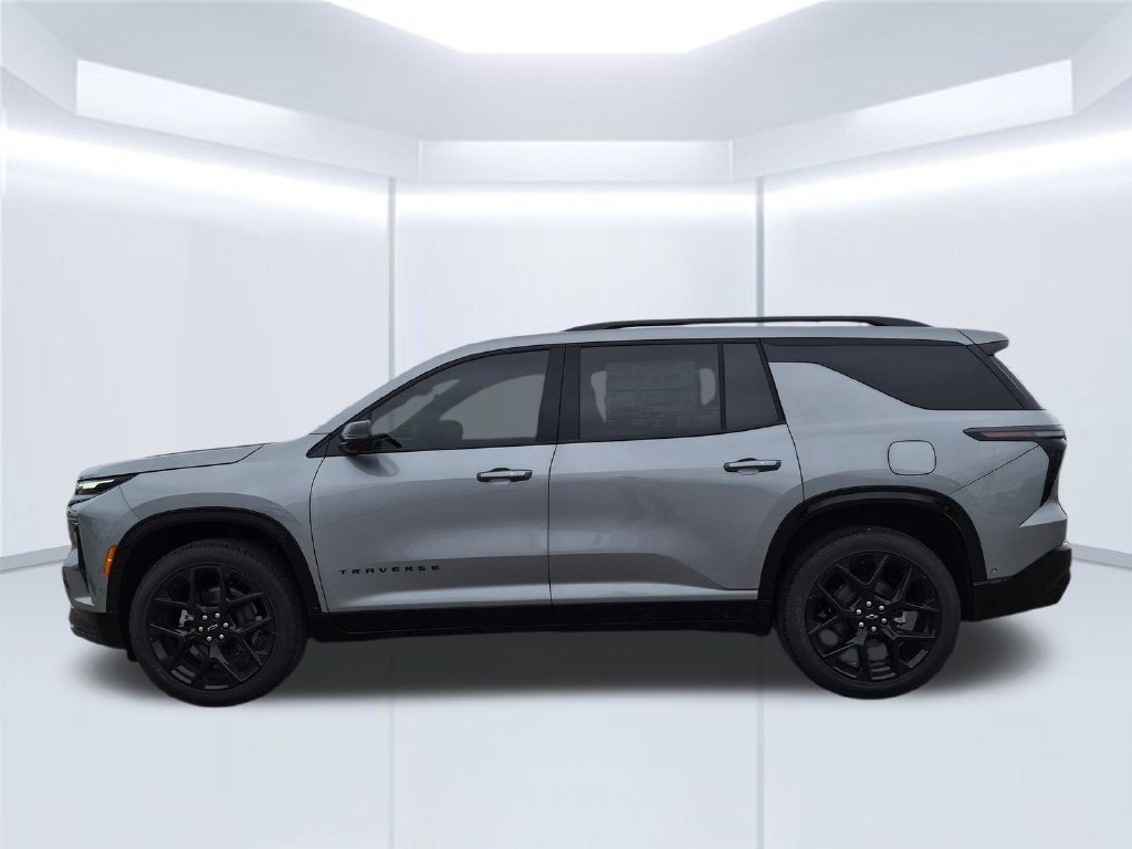 New 2026 Chevrolet Traverse RS w/ LPO, Floor Liner Package FWD image 2