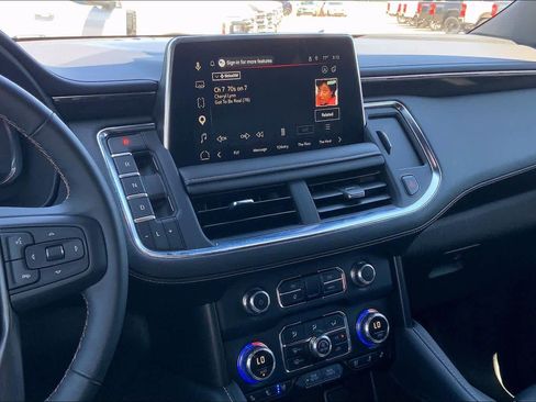 Used 2024 GMC Yukon AT4 w/ Technology Package AWD/4WD image 7