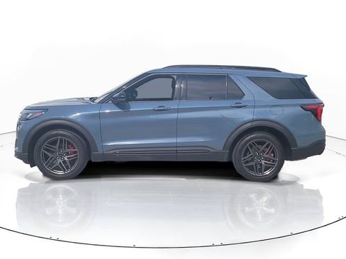 Used 2025 Ford Explorer ST w/ Sun And Sound Package RWD image 4