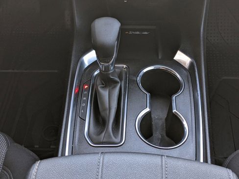 Used 2023 Chevrolet Traverse LT image 17