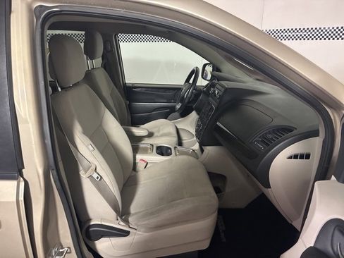 Used 2015 Dodge Grand Caravan SXT w/ UConnect Hands-Free Group image 14