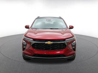 Used 2025 Chevrolet Trax LT w/ LT Convenience Package FWD video 2