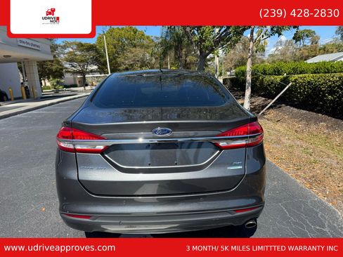 Used 2018 Ford Fusion SE w/ Fusion SE Technology Package FWD image 6