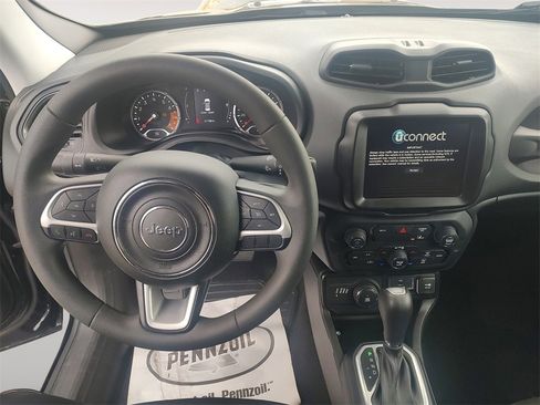 Used 2023 Jeep Renegade Latitude image 10