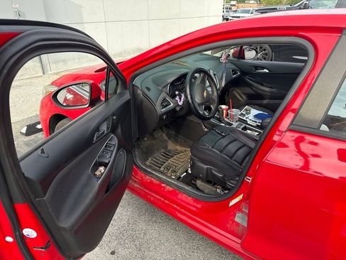 Used 2017 Chevrolet Cruze LS FWD image 5