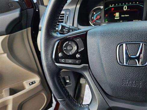 Used 2020 Honda Pilot Touring image 11
