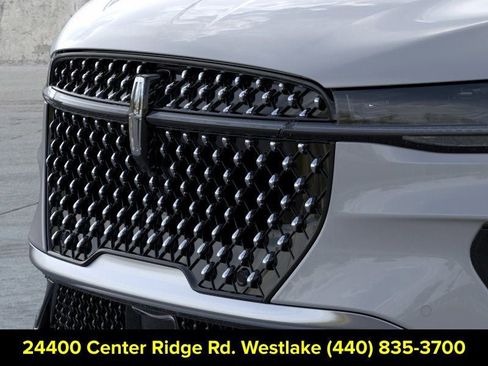 New 2026 Lincoln Nautilus Premier AWD/4WD image 17