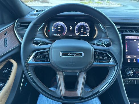 Certified 2025 Jeep Grand Cherokee Summit w/ Adv Protech Group IV image 23