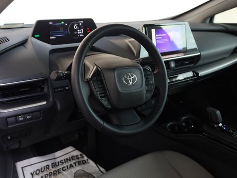 Used 2024 Toyota Prius LE FWD image 15