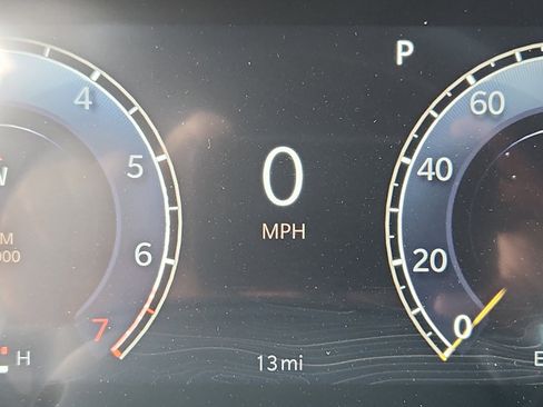 New 2025 Jeep Grand Cherokee L Altitude image 12