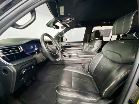 Used 2022 Jeep Grand Wagoneer Series II image 14