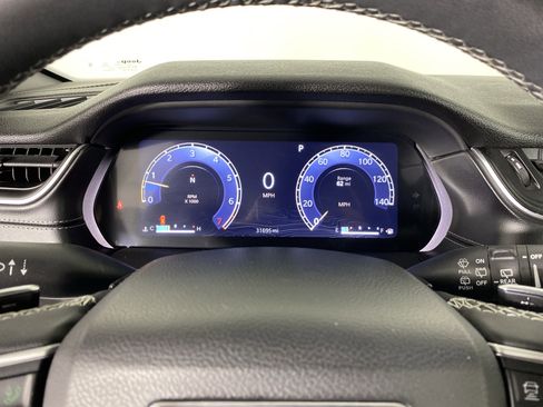 Used 2023 Jeep Grand Cherokee Altitude image 22