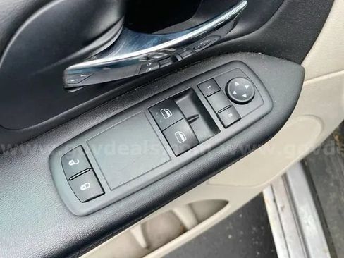 Used 2013 Dodge Grand Caravan SE FWD image 14