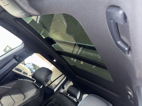 Used 2024 Volkswagen Tiguan SEL R-Line image 32