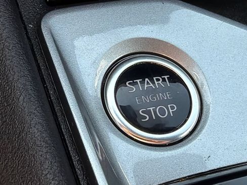 Used 2025 Nissan Altima 2.5 SV FWD image 29
