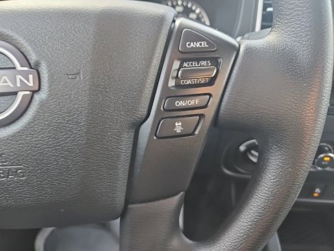 Used 2022 Nissan Frontier SV w/ Technology Package image 17