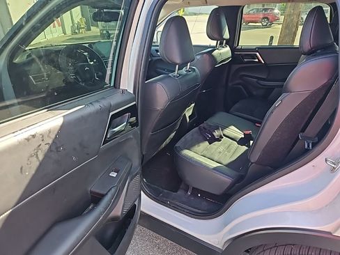 Used 2022 Mitsubishi Outlander SE AWD/4WD image 7