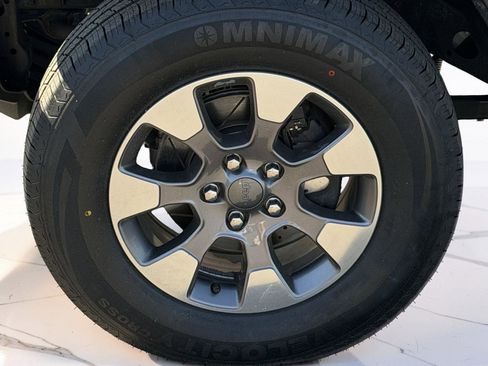 Used 2021 Jeep Wrangler Unlimited Sahara AWD/4WD image 5