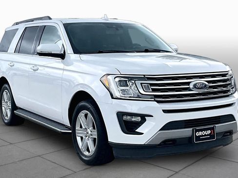 Used 2019 Ford Expedition XLT w/ Equipment Group 202A AWD/4WD image 3