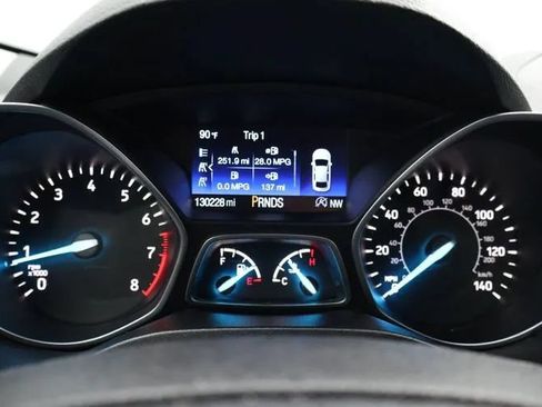 Used 2017 Ford Escape SE w/ Equipment Group 201A AWD/4WD image 27