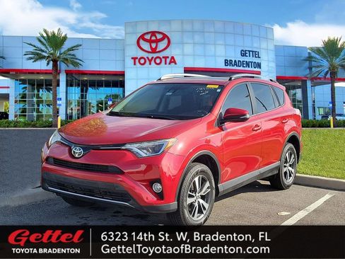Used 2017 Toyota RAV4 XLE image 1