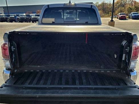 Used 2020 Toyota Tacoma TRD Off-Road image 16