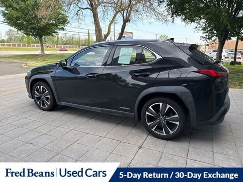 Used 2019 Lexus UX 250h w/ Cold Area Package AWD/4WD image 13