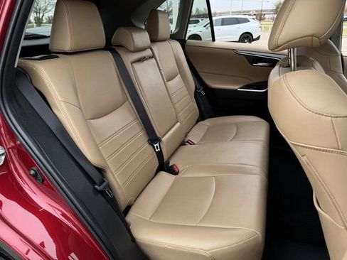 Used 2025 Toyota RAV4 XLE Premium image 30
