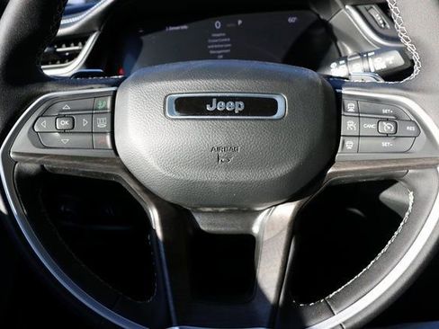New 2025 Jeep Grand Cherokee Limited image 22
