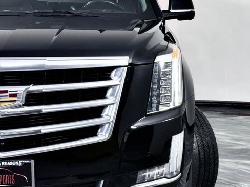 Used 2020 Cadillac Escalade ESV Premium Luxury AWD/4WD image 6