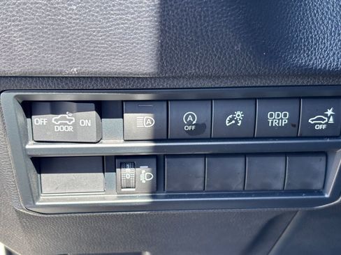 Used 2023 Toyota Tundra SR5 w/ SR5 Convenience Package AWD/4WD image 22