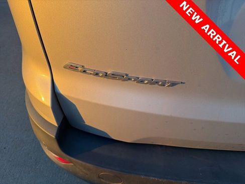 Used 2019 Ford EcoSport SE w/ SE Convenience Package image 5