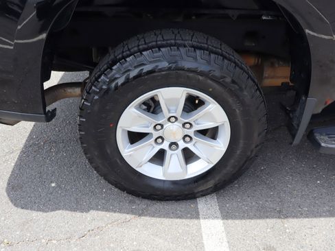 Used 2022 Chevrolet Silverado 1500 LT image 38