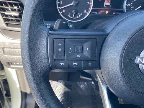 Used 2023 Nissan Rogue S image 25