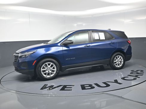 Used 2022 Chevrolet Equinox LS w/ LS Convenience Package FWD image 6