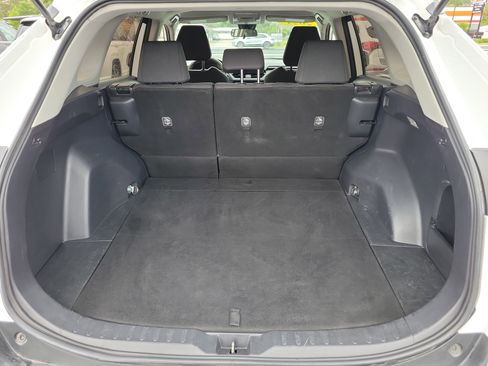 Used 2021 Toyota RAV4 LE image 14