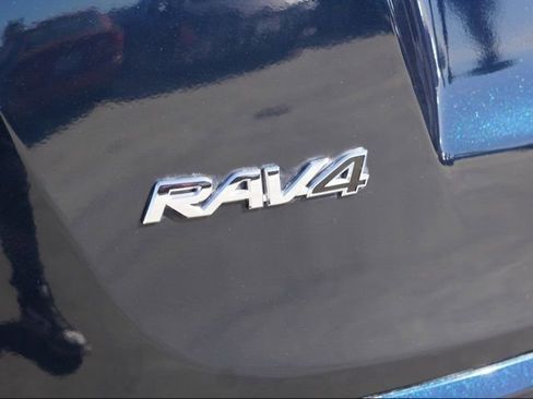 Used 2017 Toyota RAV4 Platinum w/ Cargo Management Package image 8